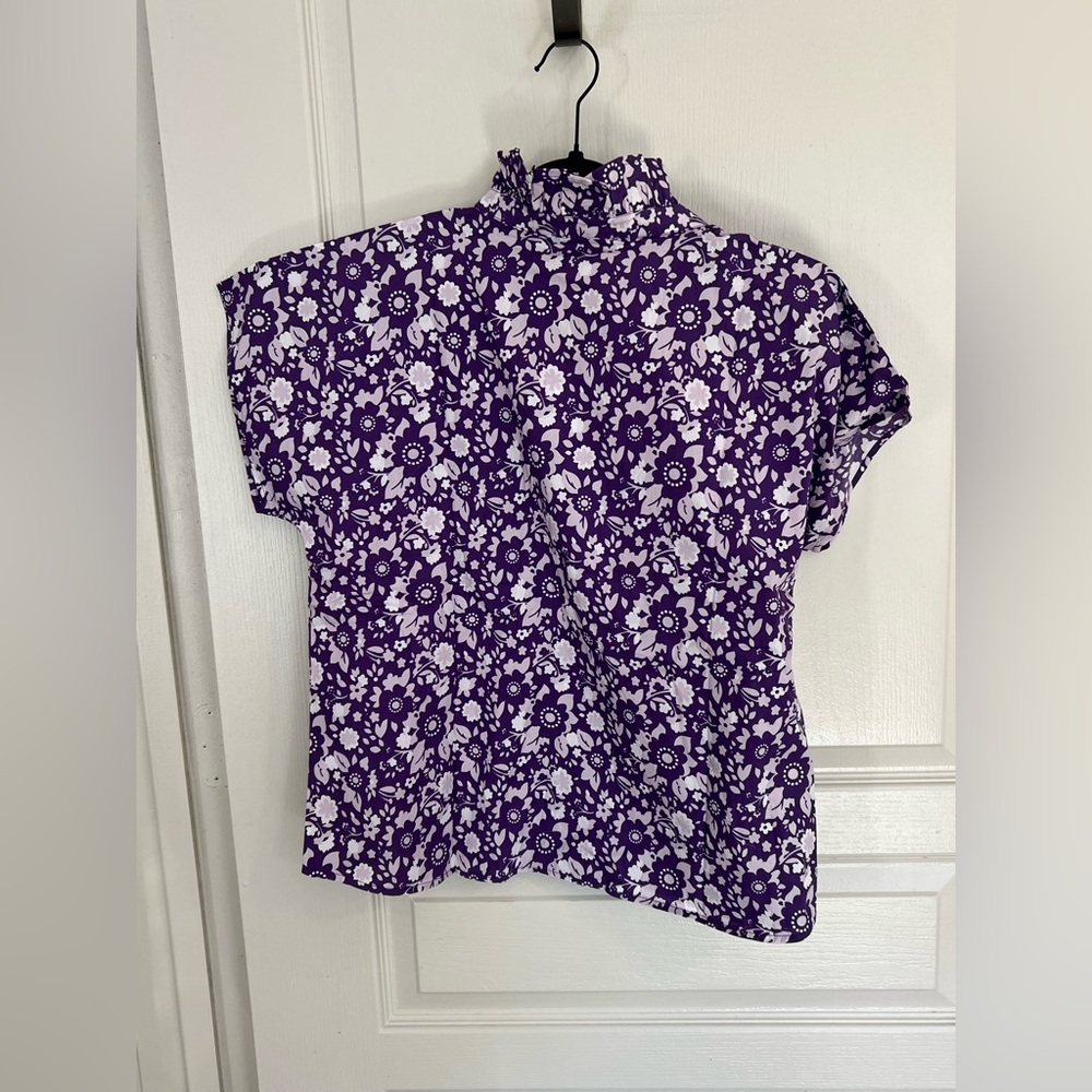 Never A Wallflower Floral Cotton Blouse Purple White Sz L NWT - Picture 4 of 8